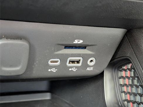 Used 2023 Chevrolet TrailBlazer RS w/ Sun and Liftgate Package AWD/4WD image 29