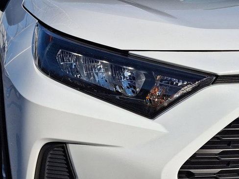 Certified 2022 Toyota RAV4 LE image 30