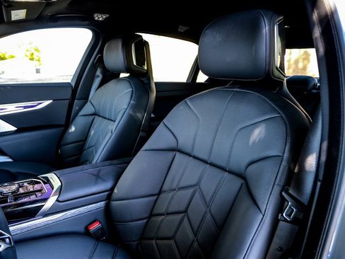 New 2025 BMW 760i xDrive w/ Executive Package image 28