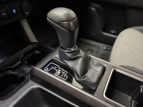 Used 2023 Toyota Tacoma TRD Off-Road w/ Technology Package AWD/4WD image 25