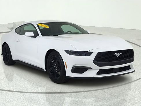 Used 2026 Ford Mustang Premium RWD image 1