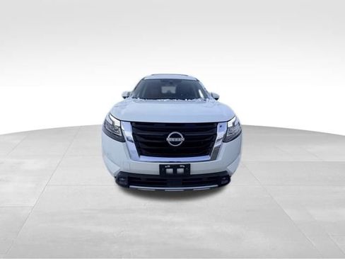 Used 2024 Nissan Pathfinder Platinum w/ Cargo Package image 3