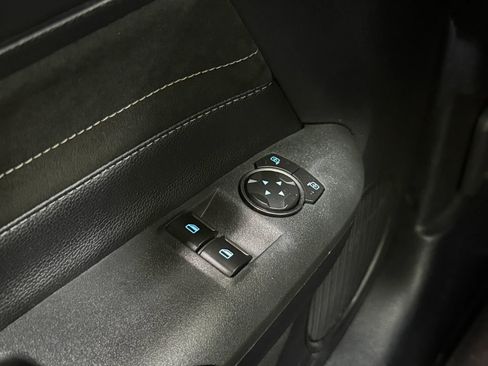 Used 2016 Ford Mustang Shelby GT350 w/ Technology Package RWD image 25