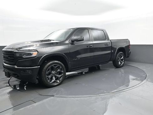 Used 2020 RAM 1500 Limited w/ Black Appearance Package AWD/4WD image 2