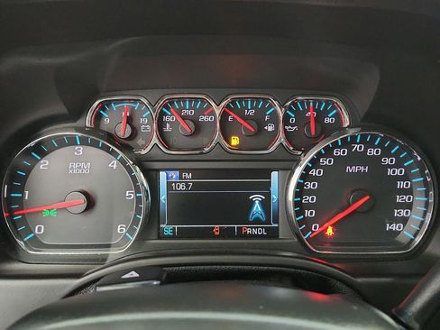 Used 2019 Chevrolet Suburban Premier image 16