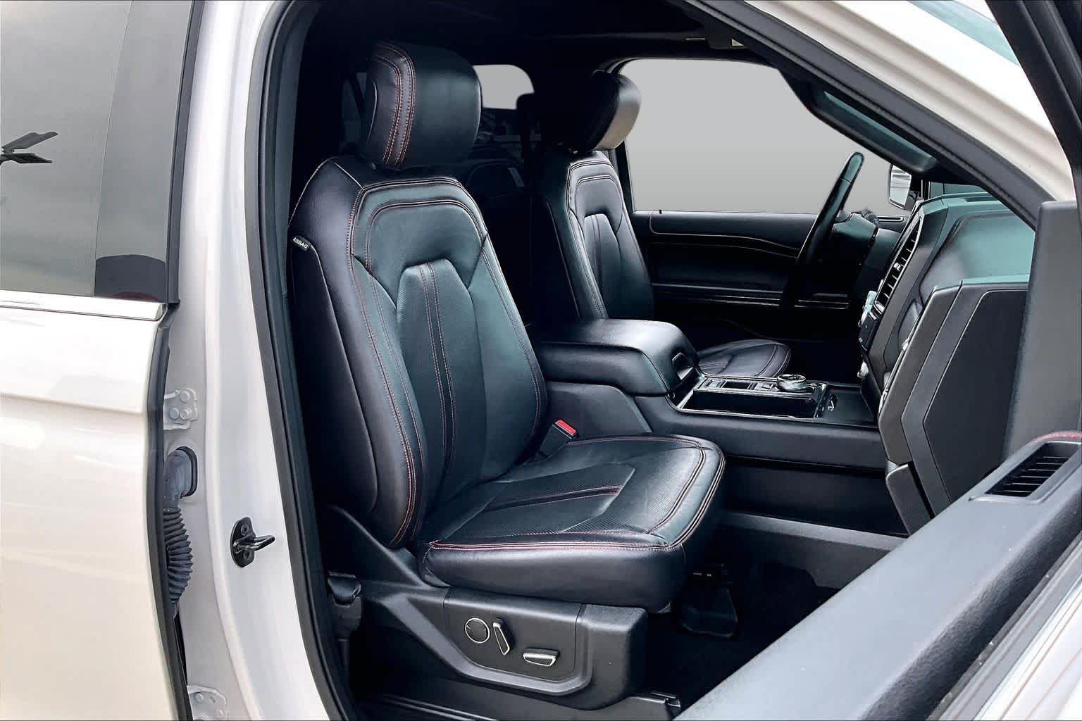 Used 2019 Ford Expedition Limited w/ Equipment Group 303A RWD image 9