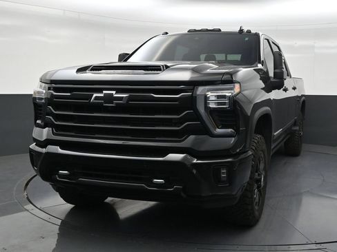 Used 2025 Chevrolet Silverado 2500 High Country w/ High Country Premium Package AWD/4WD image 8