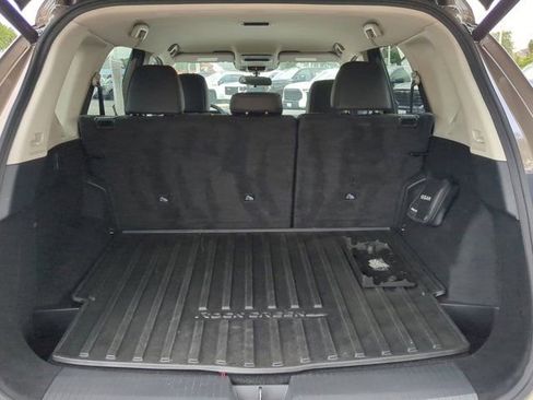 Used 2025 Nissan Rogue SV AWD/4WD image 12