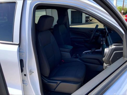Used 2024 Chevrolet Colorado Trail Boss w/ Technology Package AWD/4WD image 9