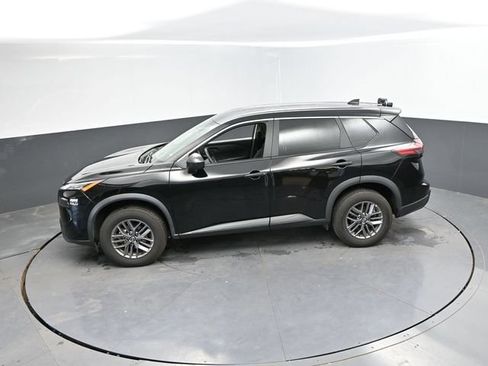 Used 2024 Nissan Rogue S AWD/4WD image 43