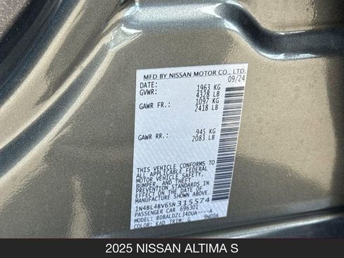 Used 2025 Nissan Altima 2.5 S FWD image 30