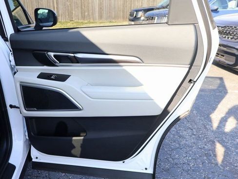 New 2025 Kia Telluride S image 11