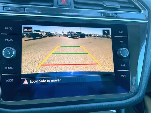 Used 2021 Volkswagen Tiguan SEL w/ 3-Row Tiguan MDO Package image 26