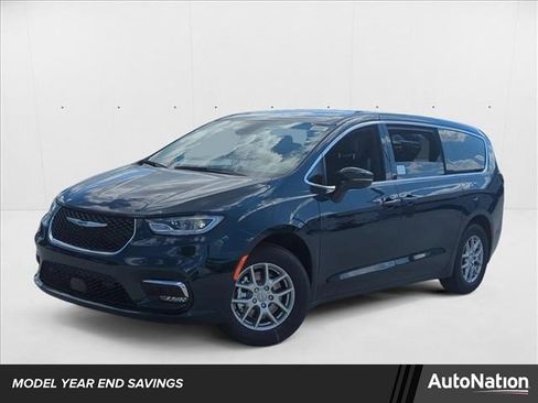 New 2025 Chrysler Pacifica Select w/ Uconnect Theater Family Group image 1