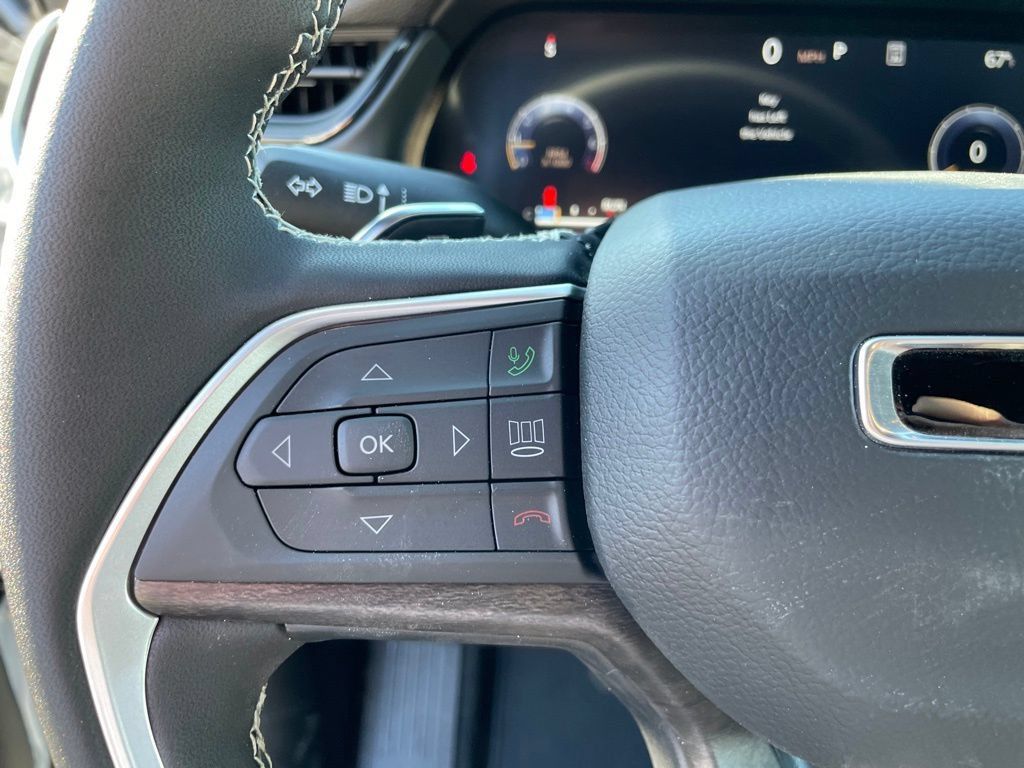 New 2026 Jeep Grand Cherokee Altitude AWD/4WD image 19
