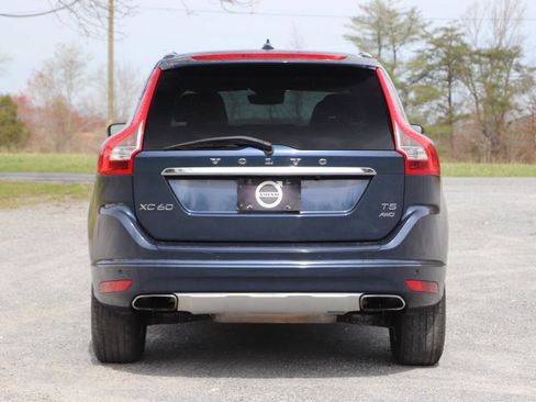 Used 2015 Volvo XC60 T5 w/ Proximity Package image 4