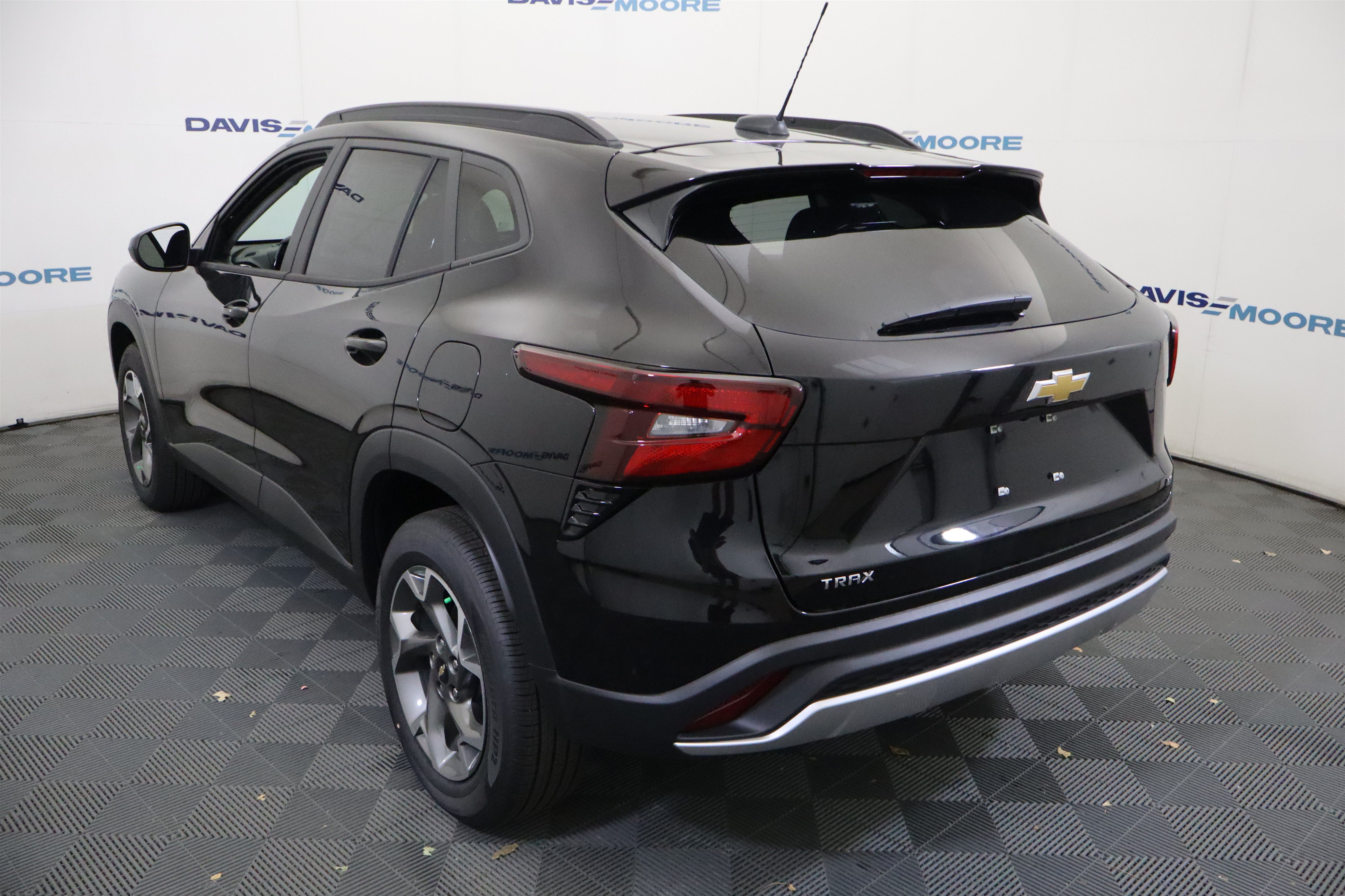 New 2026 Chevrolet Trax LT w/ LT Convenience Package FWD image 10
