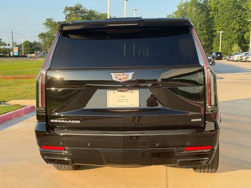 Used 2025 Cadillac Escalade ESV Sport w/ Touring Package AWD/4WD image 4