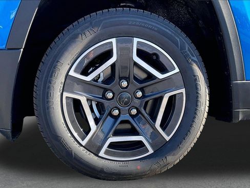New 2026 Jeep Cherokee Laredo AWD/4WD image 12