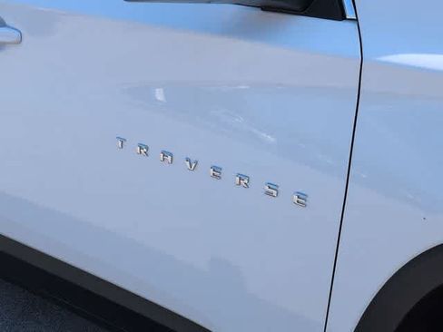 Used 2023 Chevrolet Traverse LS FWD image 13