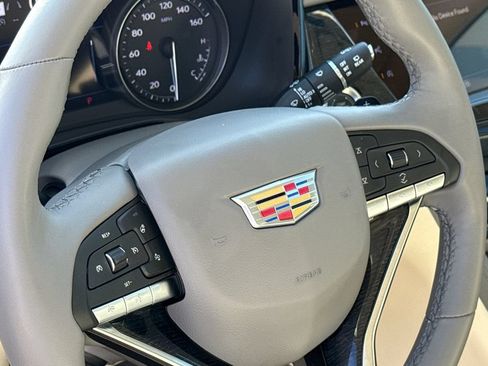 Used 2024 Cadillac XT6 Premium Luxury w/ Technology Package FWD image 30