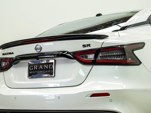 Used 2023 Nissan Maxima SR w/ Sport Mat Group FWD image 13