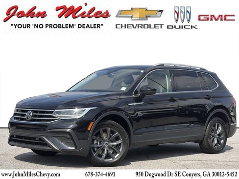 Used 2022 Volkswagen Tiguan SE FWD image 1