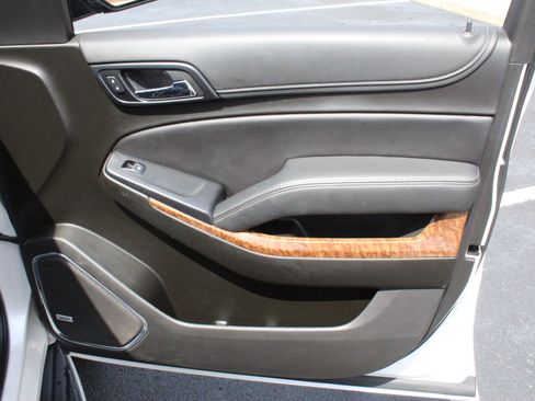 Used 2019 Chevrolet Tahoe Premier RWD image 37