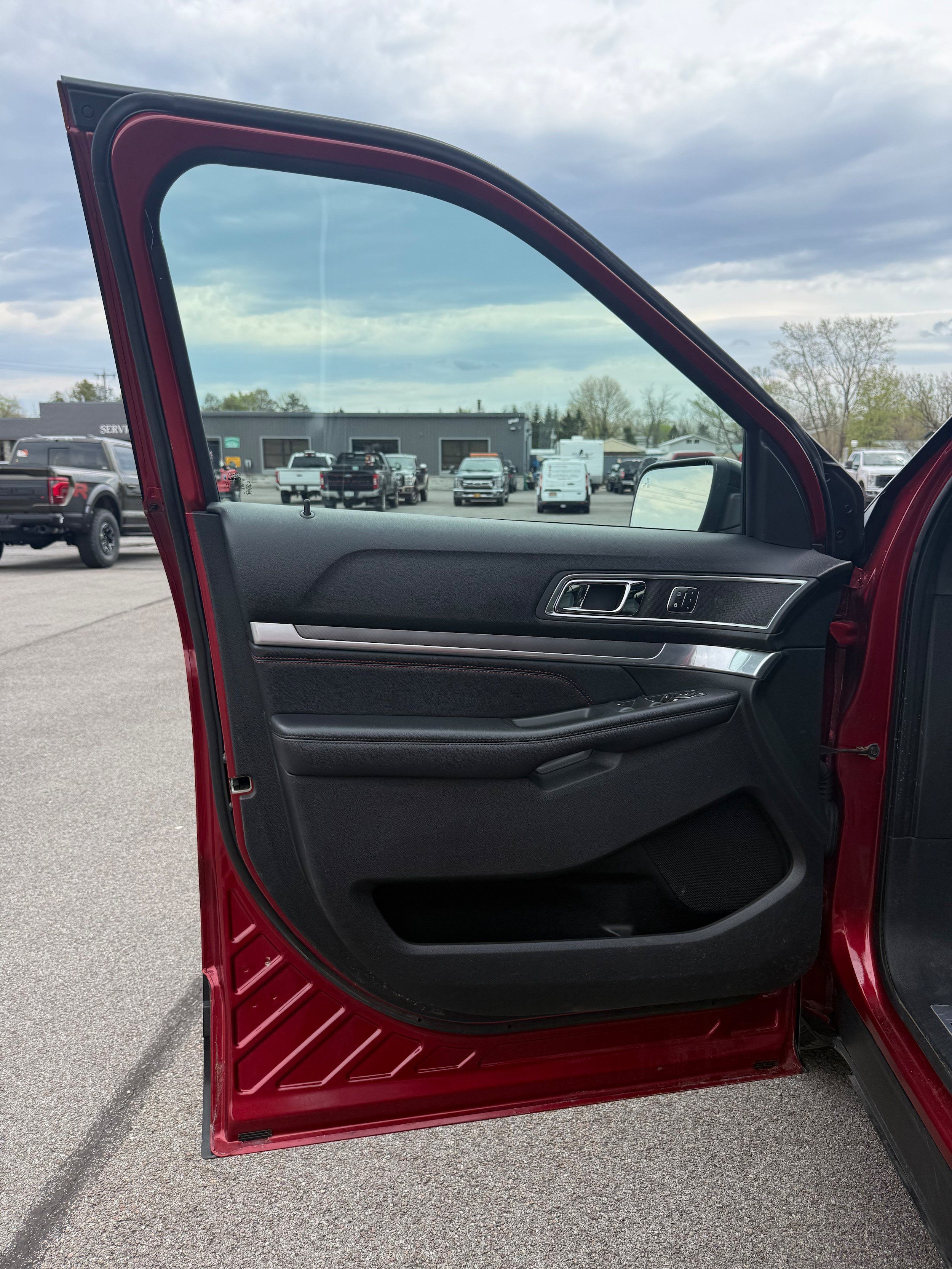 Used 2016 Ford Explorer Sport w/ Equipment Group 401A AWD/4WD image 5