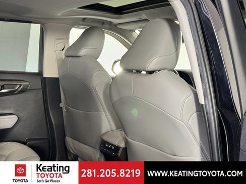 Used 2021 Toyota Highlander Limited AWD/4WD image 19