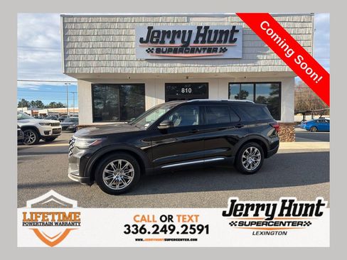 Used 2025 Ford Explorer Platinum image 1