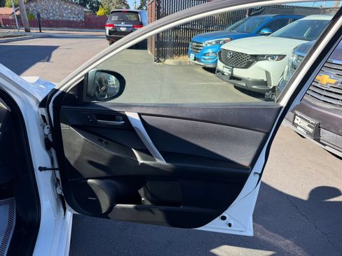 Used 2010 MAZDA MAZDA3 s Sport FWD image 15