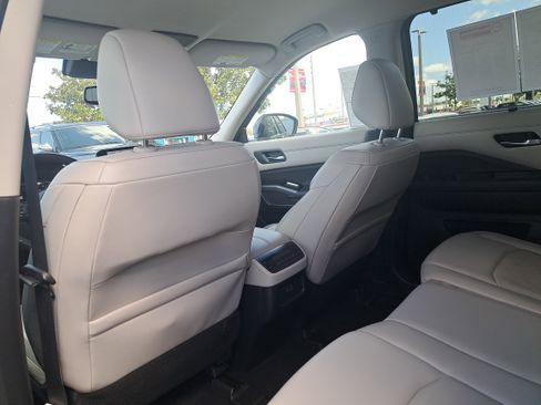 Certified 2022 Nissan Pathfinder SL image 13