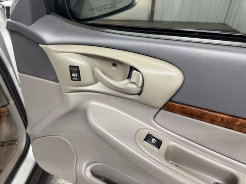 Used 2003 Chevrolet Impala Sedan w/ Preferred Equipment Group FWD image 39