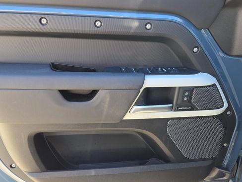 Used 2024 Land Rover Defender 110 X-Dynamic SE image 22