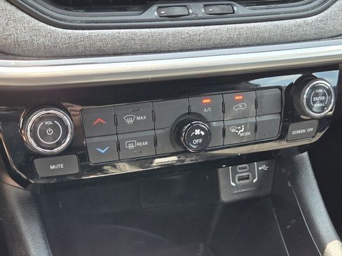 Used 2023 Jeep Compass Sport AWD/4WD image 18