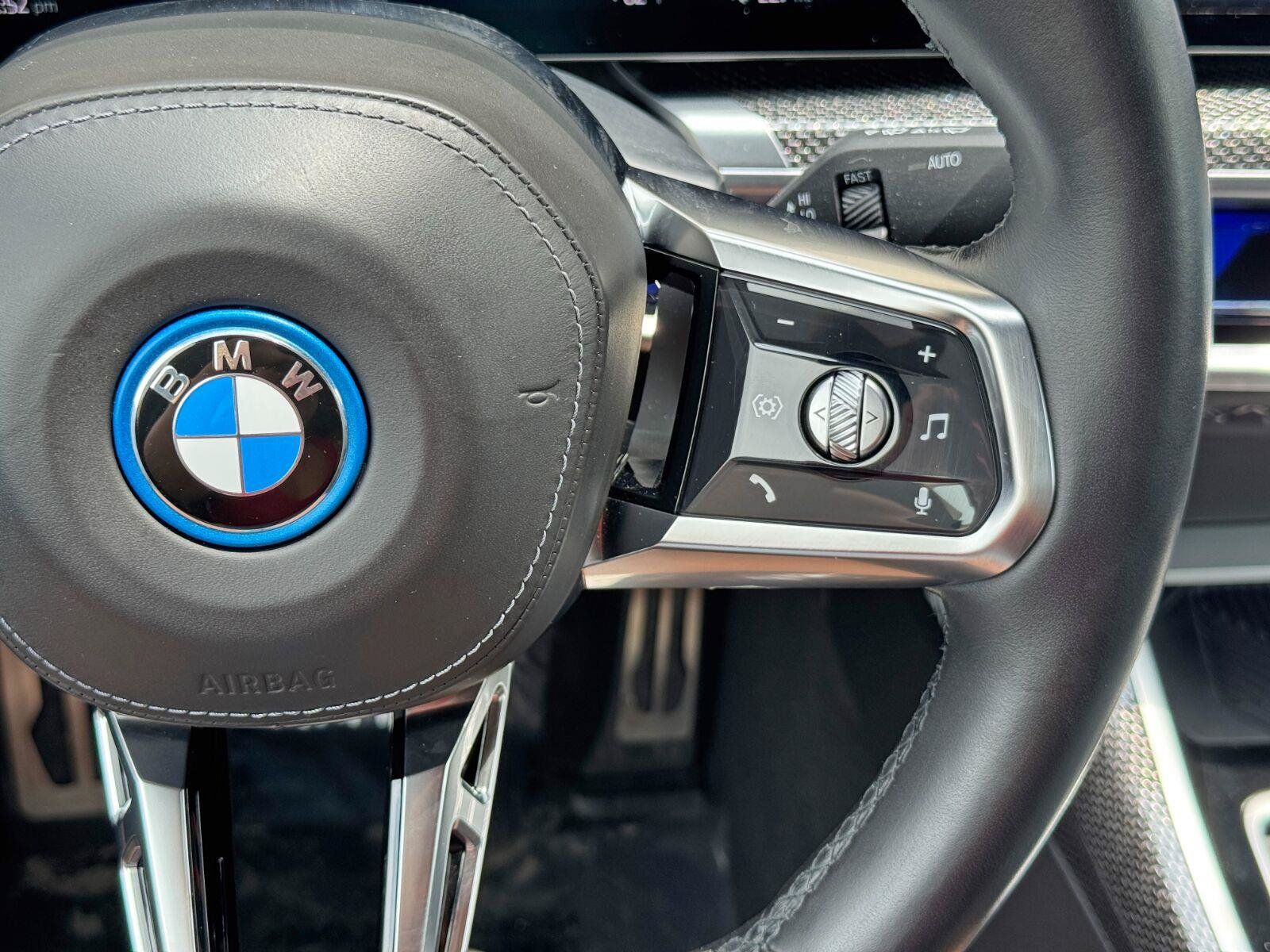 Used 2024 BMW i7 eDrive50 w/ M Sport Package RWD image 24