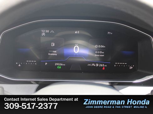 Used 2025 Volkswagen Jetta SE w/ Sunroof Package FWD image 9