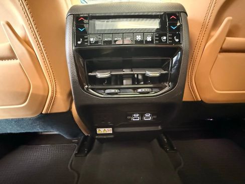 Used 2024 Jeep Grand Cherokee L Summit image 27