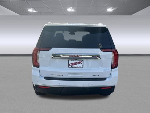 Used 2024 GMC Yukon SLT w/ SLT Luxury Package AWD/4WD image 4