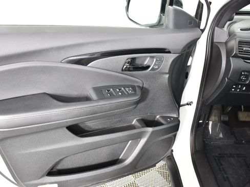 Certified 2023 Honda Passport Elite image 37