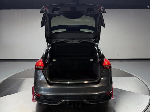 Used 2018 Ford Focus ST FWD image 13