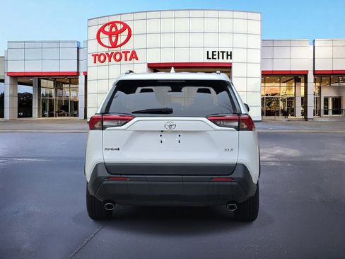 Used 2019 Toyota RAV4 XLE image 6