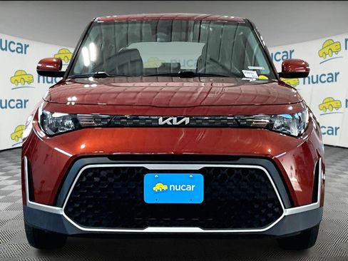 Used 2023 Kia Soul LX image 2