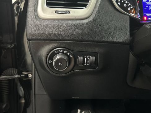 Used 2019 Jeep Compass Latitude w/ Cold Weather Group AWD/4WD image 19