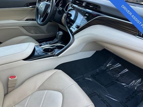 Used 2018 Toyota Camry XLE w/ Driver Assist Package image 17