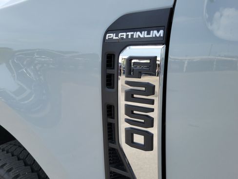 New 2026 Ford F250 Platinum w/ Platinum Plus Package AWD/4WD image 10