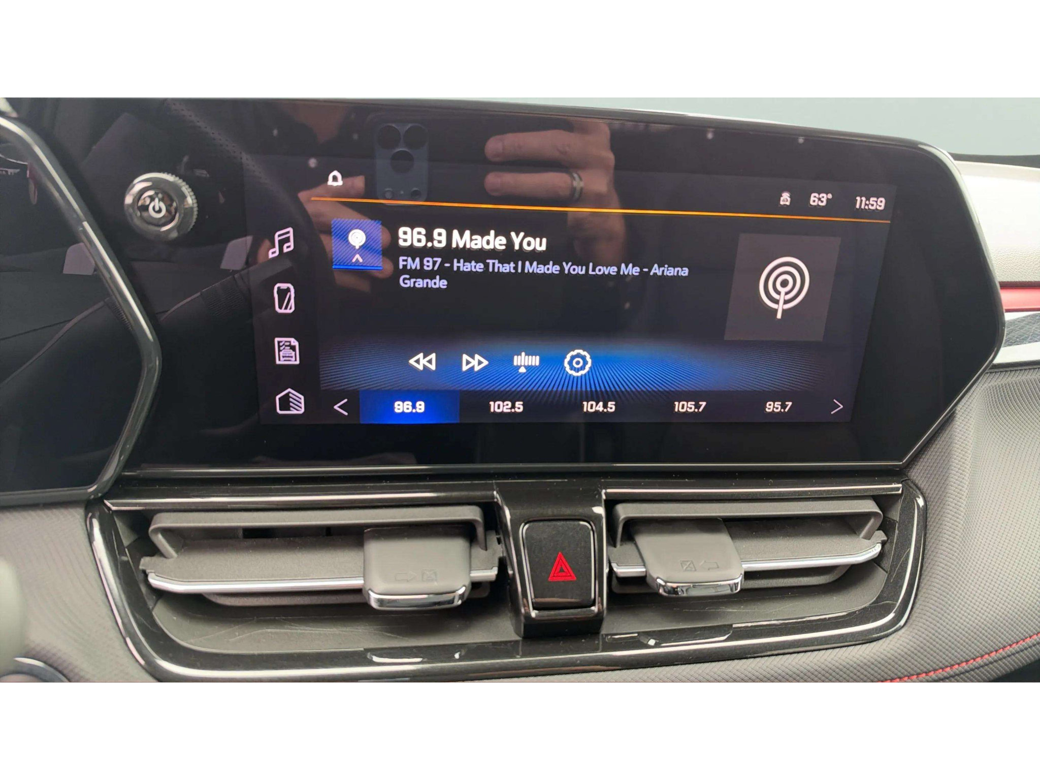Used 2024 Chevrolet TrailBlazer RS w/ Convenience Package AWD/4WD image 16