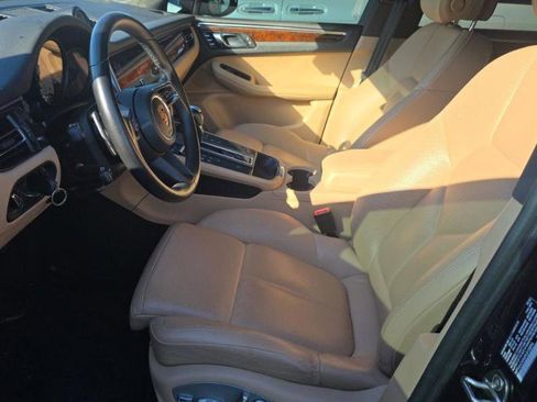 Used 2023 Porsche Macan AWD/4WD image 7