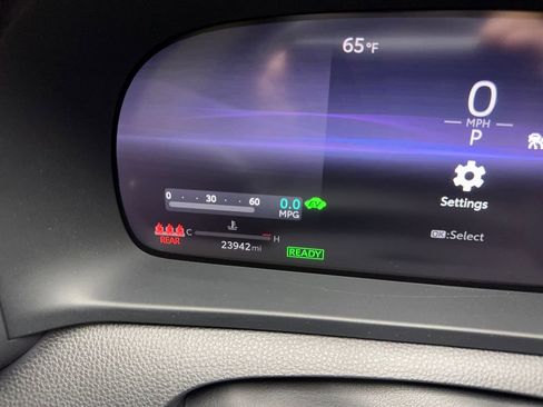 Used 2023 Toyota Crown XLE image 60